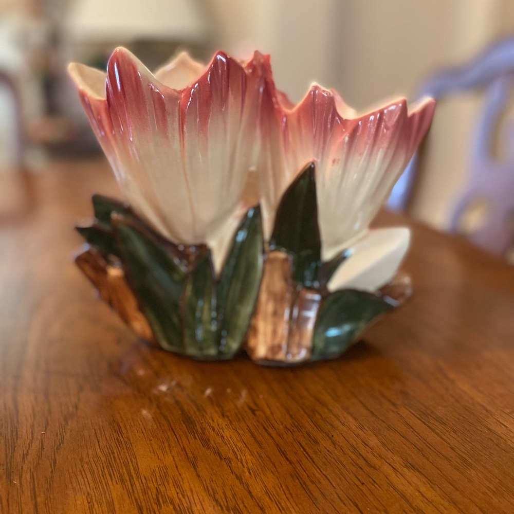 Elegant Ceramic McCoy Collectible Double Tulip Vase